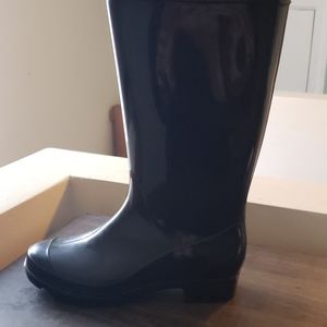 Black rain boots